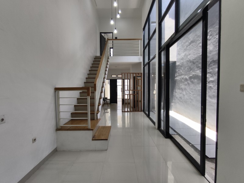 Rumah Mewah Elegan Termurah di Gunung Anyar, Surabaya Timur