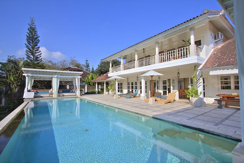 Luxury 4-Bedroom Colonial Estate with River & Panoramic Green Views - near Tanah Lot, Tabanan