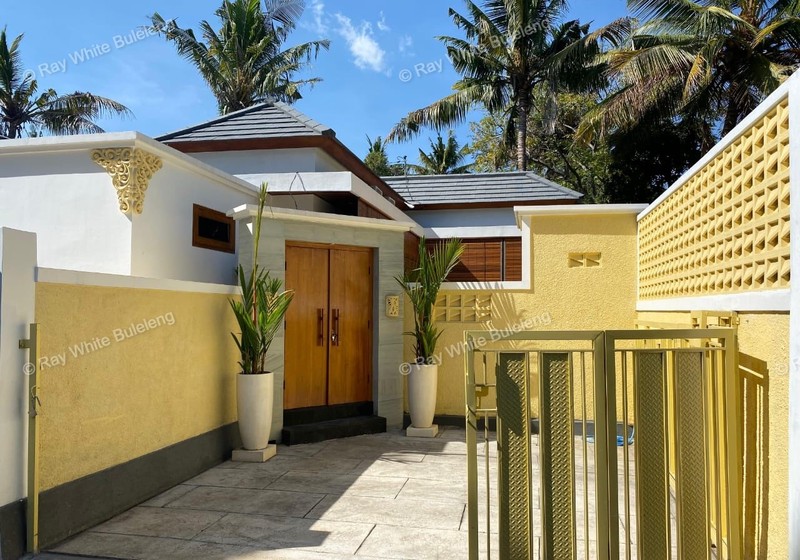 Charming Tropical Villa with Private Swimming Pool in Lovina
