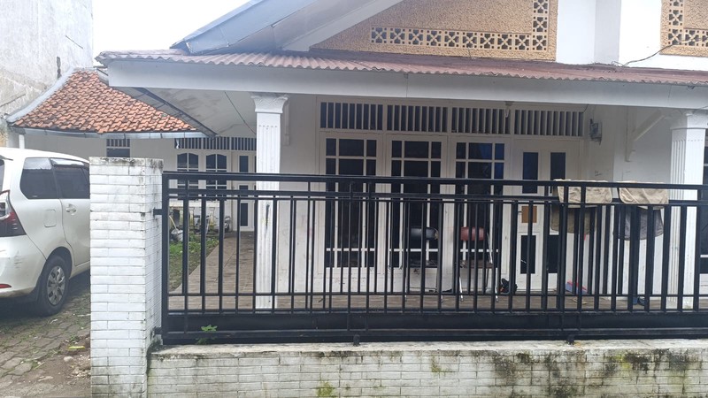 Dijual Rumah Lama Hitung Tanah Di Karang Tengah, Lebak Bulus, Jakarta Selatan