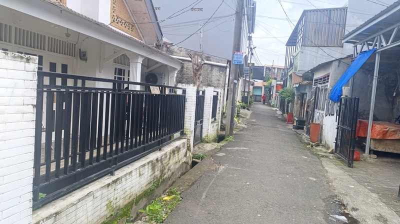 Dijual Rumah Lama Hitung Tanah Di Karang Tengah, Lebak Bulus, Jakarta Selatan