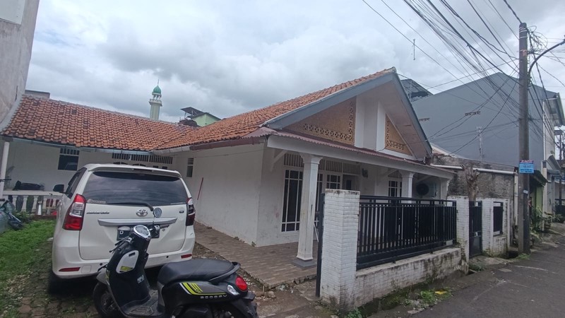 Dijual Rumah Lama Hitung Tanah Di Karang Tengah, Lebak Bulus, Jakarta Selatan
