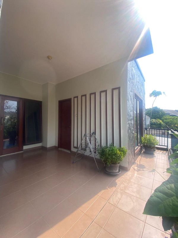 Rumah siap huni di Emerald, Bintaro Jaya, sektor 9