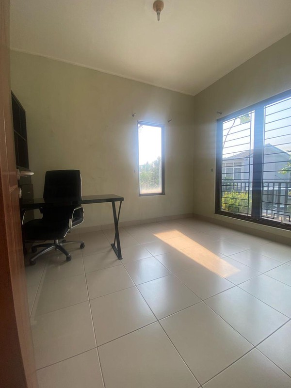 Rumah siap huni di Emerald, Bintaro Jaya, sektor 9