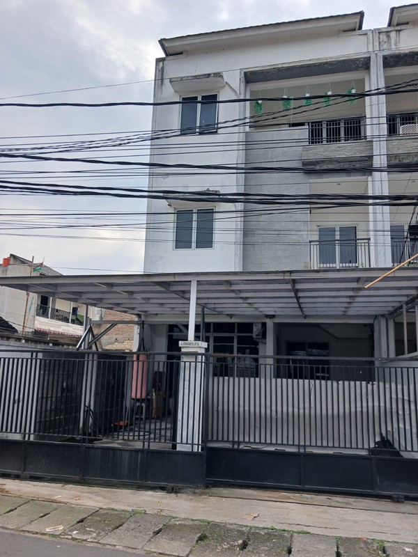 Dijual 2 Townhouse Dan 3 Kavling Lokasi Strategis Di Dekat Tarakanita, Jakarta Selatan