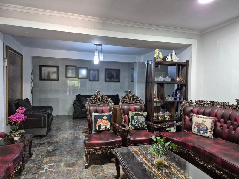 Dijual Rumah Kayu Putih Utara