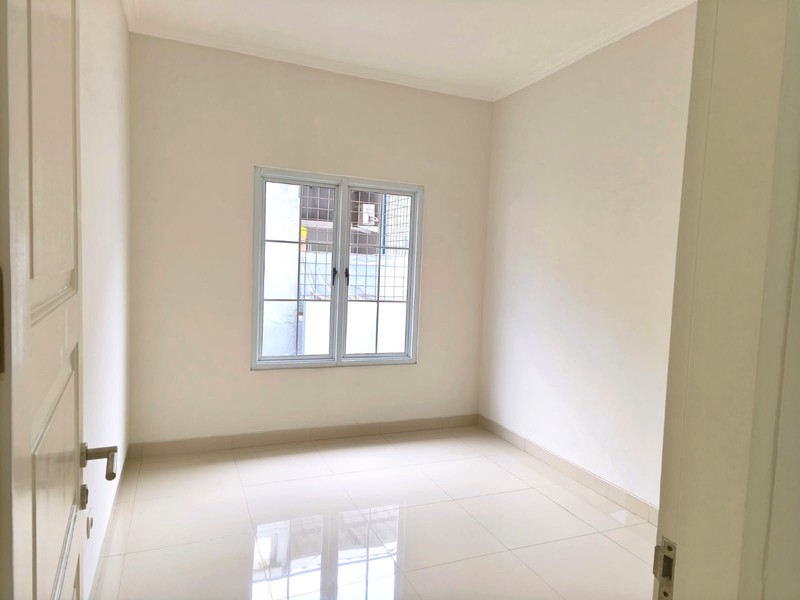 DIJUAL RUMAH CLUSTER MENAGGIO GADING SERPONG - 3 KAMAR, LOKASI STRATEGIS