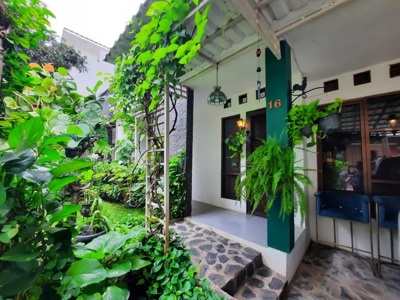 Dijual Cepat Rumah Indah Full Furnish Lokasi Strategis Di Adora Permata, Bintaro Sektor 9