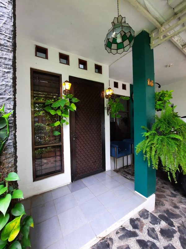 Dijual Cepat Rumah Indah Full Furnish Lokasi Strategis Di Adora Permata, Bintaro Sektor 9