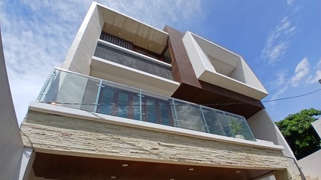 Dijual  Rumah Luxurios Brand New di Lokasi Strategis Jagakarsa, Jakarta Selatan 