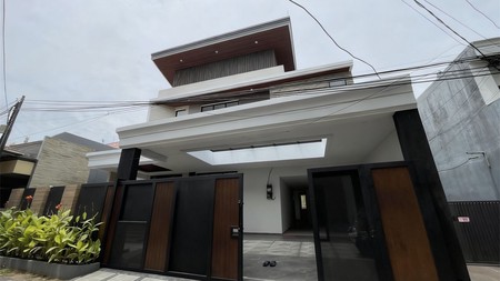Dijual Rumah Mewah Brand NEW Modern Design di Radio Dalam - Jakarta selatan