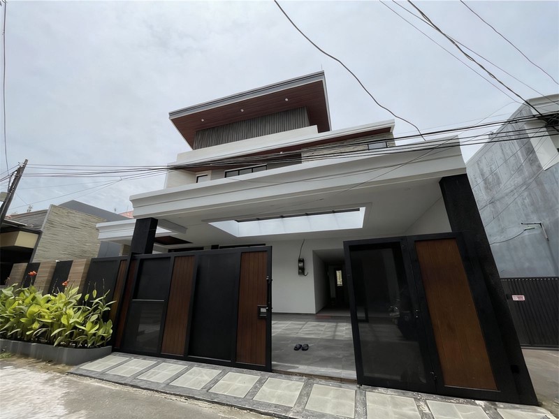 Dijual Rumah Mewah Brand NEW Modern Design di Radio Dalam - Jakarta selatan