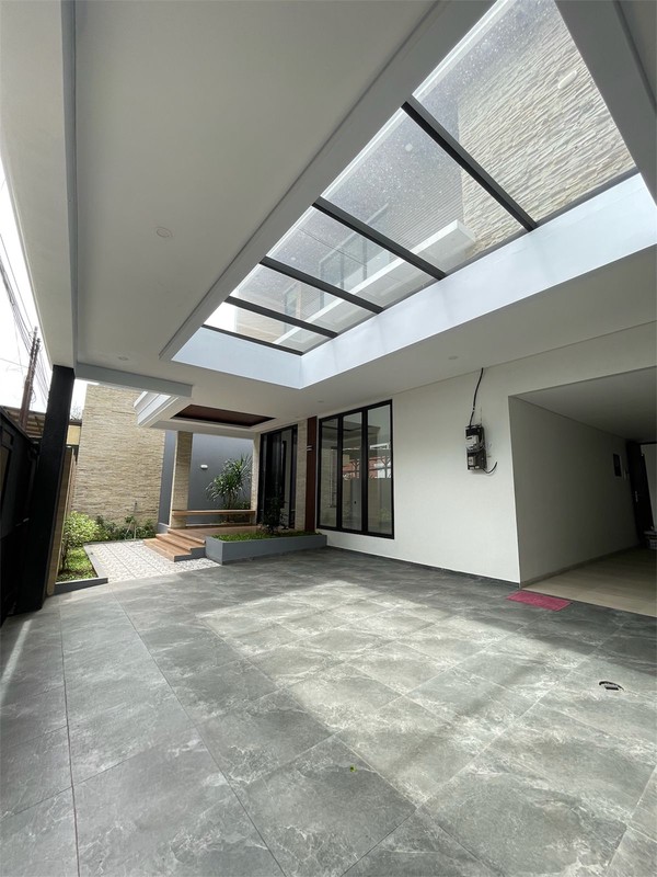 Dijual Rumah Mewah Brand NEW Modern Design di Radio Dalam - Jakarta selatan
