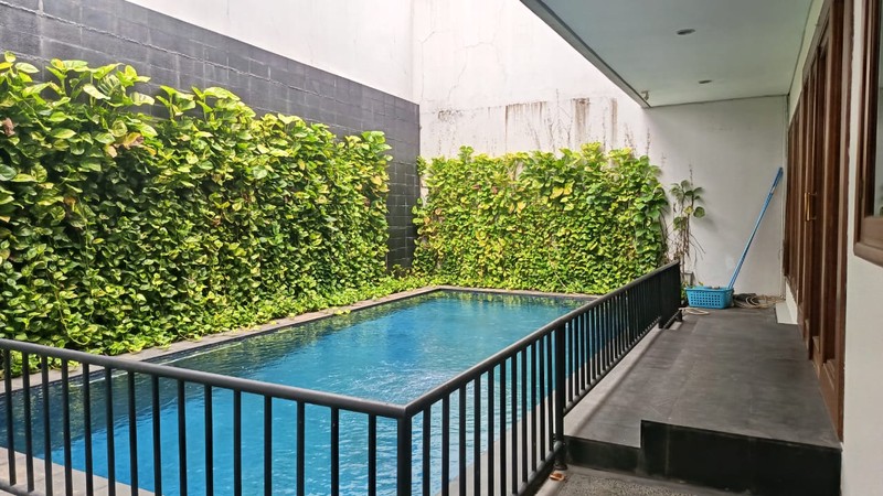 Disewa Rumah 2 lantai di metro alam 