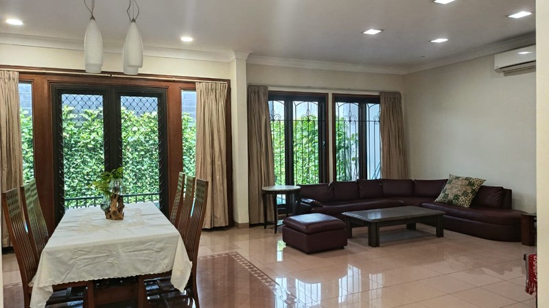 Disewa Rumah 2 lantai di metro alam 