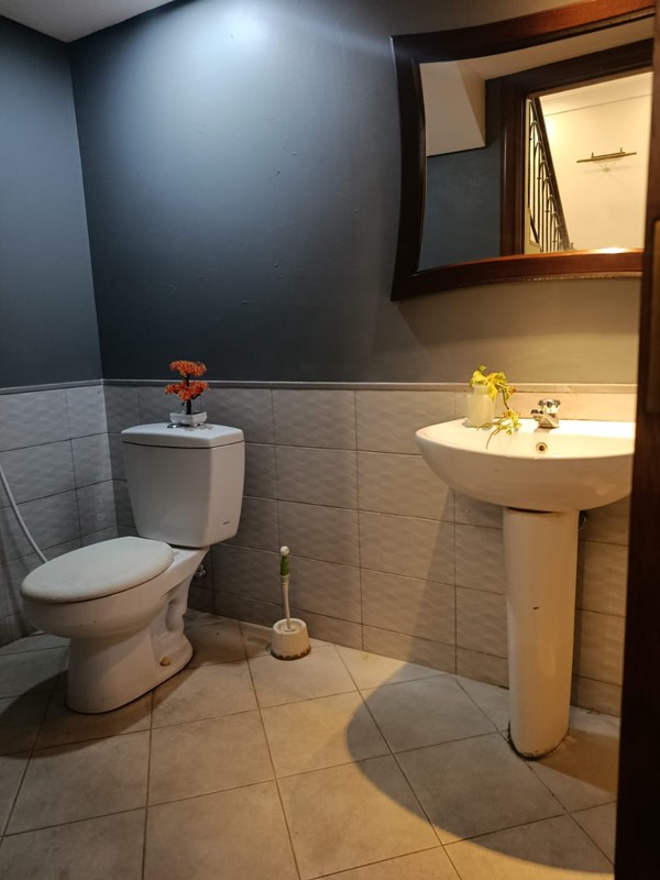 Disewa Rumah 2 lantai di metro alam 