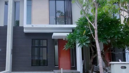 Rumah Dijual Northwest Lake Citraland Surabaya Barat