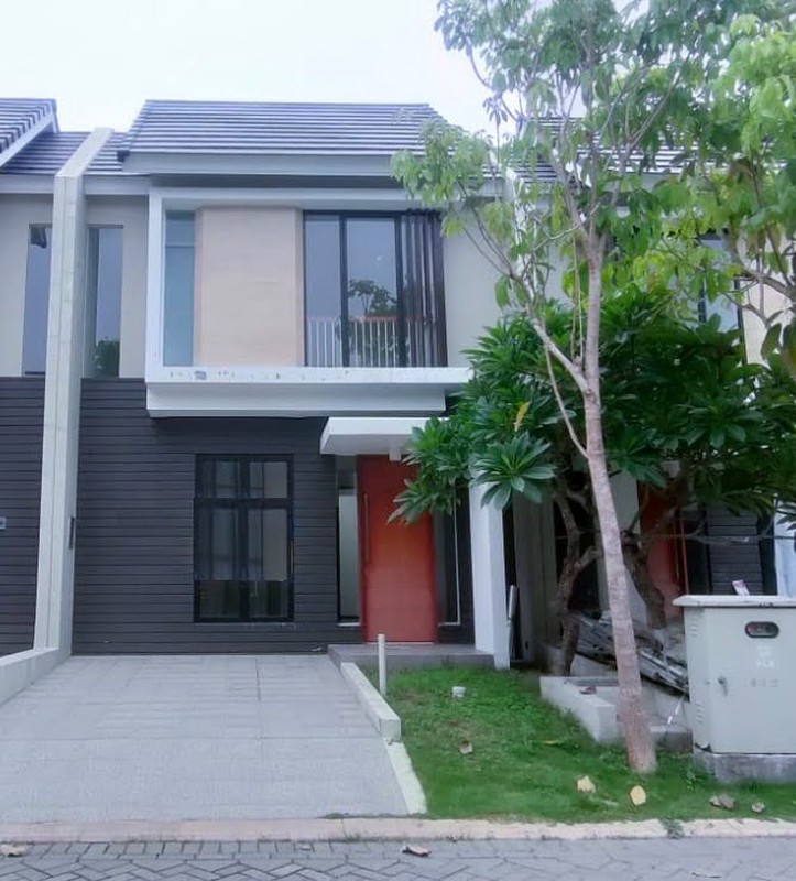 Rumah Dijual Northwest Lake Citraland Surabaya Barat