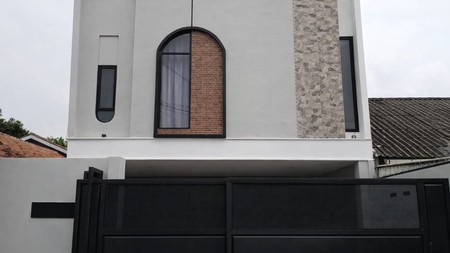 Rumah cantik, rapi siap huni di Bakti Jaya, setu Tangerang Selatan