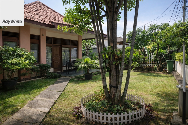 FOR SALE Rumah Hitung Tanah Jalan Purwakarta Area Asri dan Elite Menteng Jakarta Pusat