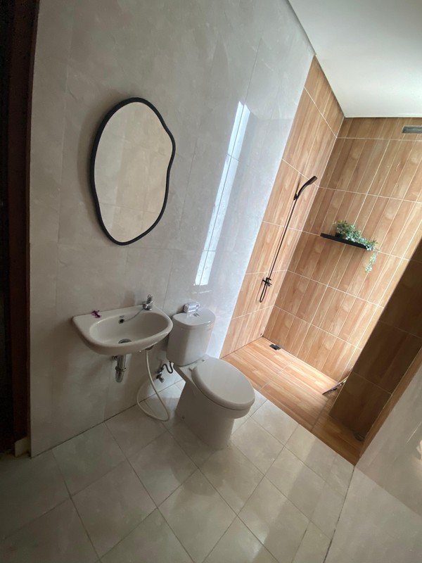 Rumah cantik, rapi siap huni di Bakti Jaya, setu Tangerang Selatan