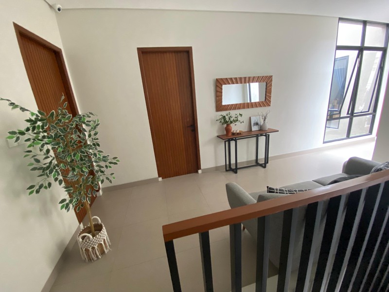 Rumah cantik, rapi siap huni di Bakti Jaya, setu Tangerang Selatan