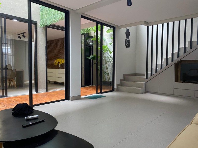 Rumah cantik, rapi siap huni di Bakti Jaya, setu Tangerang Selatan