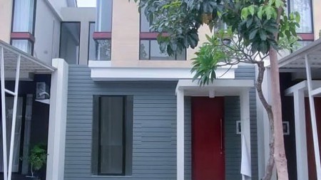 Rumah Dijual Northwest Lake Citraland Surabaya Barat  