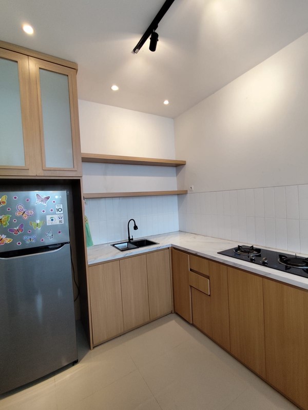 Rumah Hook Mewah Full Furnished Selangkah ke Jogja Bay & Stadion Maguwoharjo, Depok, Sleman