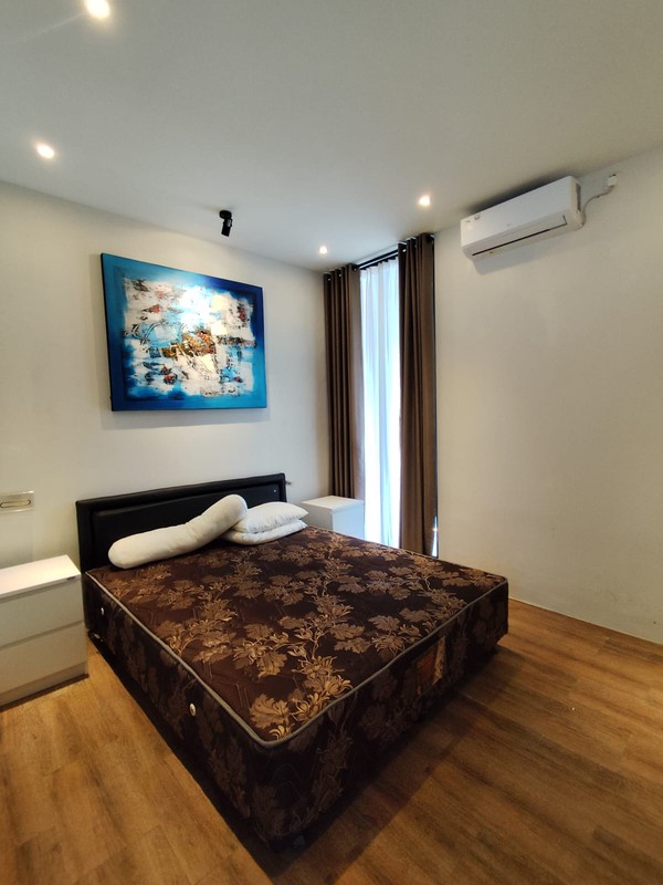 Rumah Hook Mewah Full Furnished Selangkah ke Jogja Bay & Stadion Maguwoharjo, Depok, Sleman