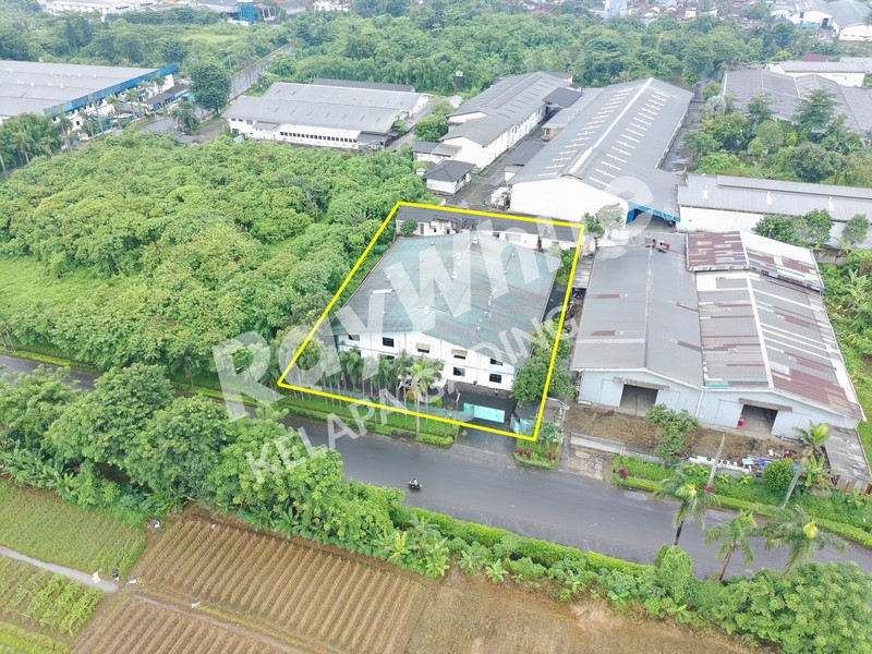 Gudang 2 lantai dengan office dan mess karyawan, lebar 40m lebar bangunan 30m, jalan lebar, 4,5 km dr pintu tol, Balaraja Timur