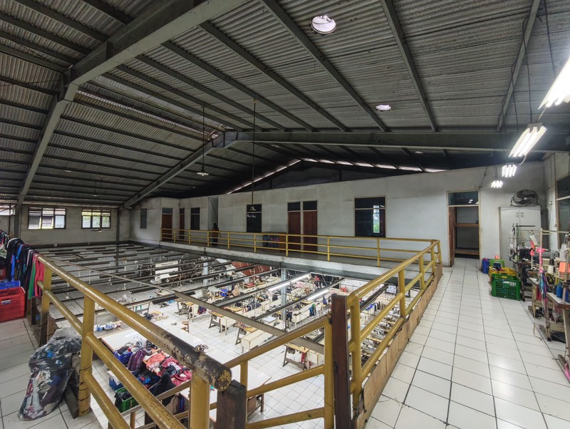 Gudang 2 lantai dengan office dan mess karyawan, lebar 40m lebar bangunan 30m, jalan lebar, 4,5 km dr pintu tol, Balaraja Timur