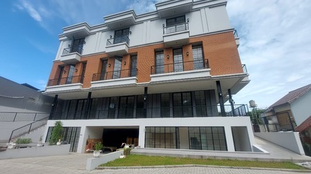 Gedung Baru 4 Lantai Cocok Untuk Kantor, Wellness, Klinik, Restaurant atau Sarana Pendidikan di Krukut Limo Cinere