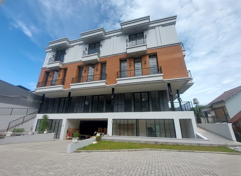 Gedung Baru 4 Lantai Cocok Untuk Kantor, Wellness, Klinik, Restaurant atau Sarana Pendidikan di Krukut Limo Cinere