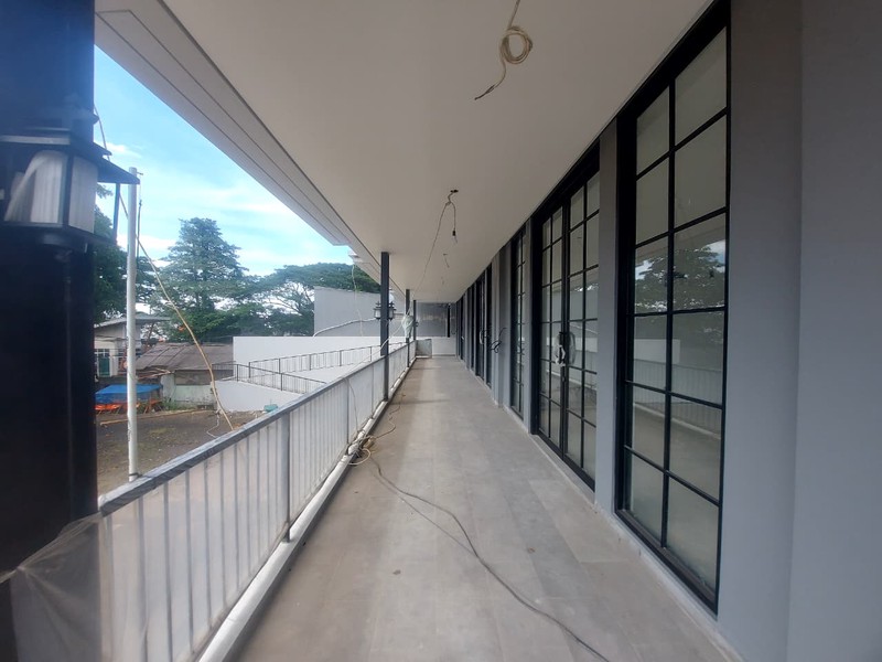 Gedung Baru 4 Lantai Cocok Untuk Kantor, Wellness, Klinik, Restaurant atau Sarana Pendidikan di Krukut Limo Cinere