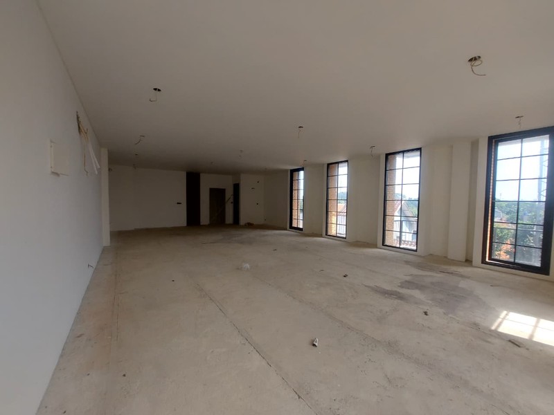 Gedung Baru 4 Lantai Cocok Untuk Kantor, Wellness, Klinik, Restaurant atau Sarana Pendidikan di Krukut Limo Cinere