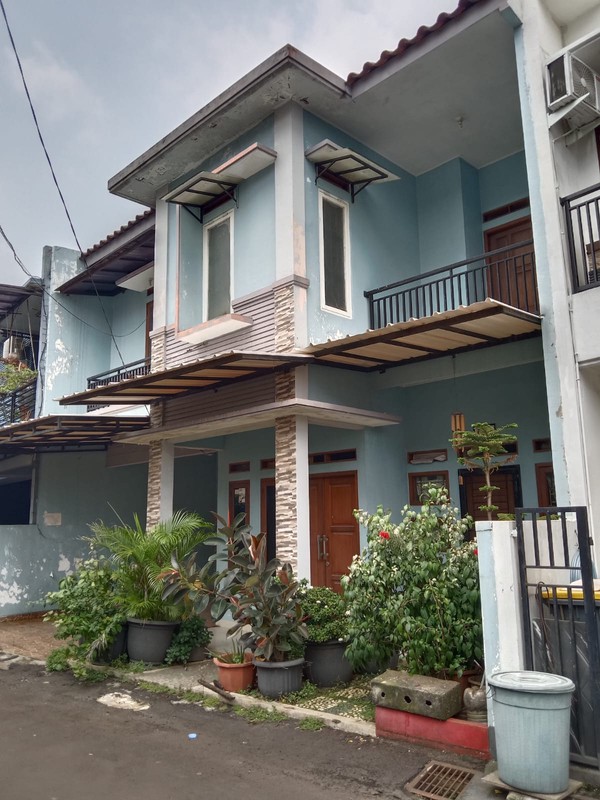 Rumah Modern di Perum Griya Warungsila Akses Cepat Stasiun & Kampus UI, Ciganjur, Jagakarsa, Jakarta Selatan