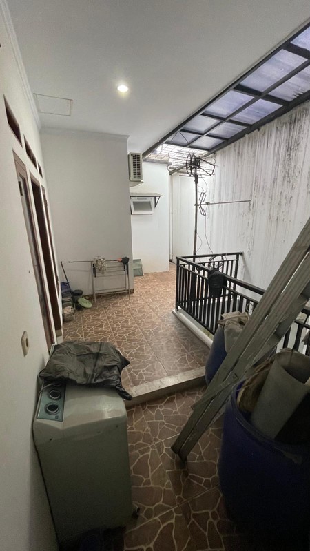 Rumah Modern di Perum Griya Warungsila Akses Cepat Stasiun & Kampus UI, Ciganjur, Jagakarsa, Jakarta Selatan