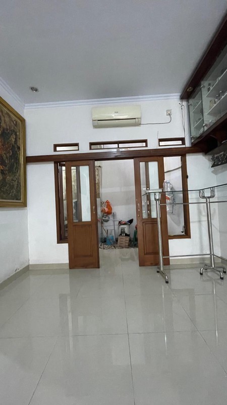 Rumah Modern di Perum Griya Warungsila Akses Cepat Stasiun & Kampus UI, Ciganjur, Jagakarsa, Jakarta Selatan