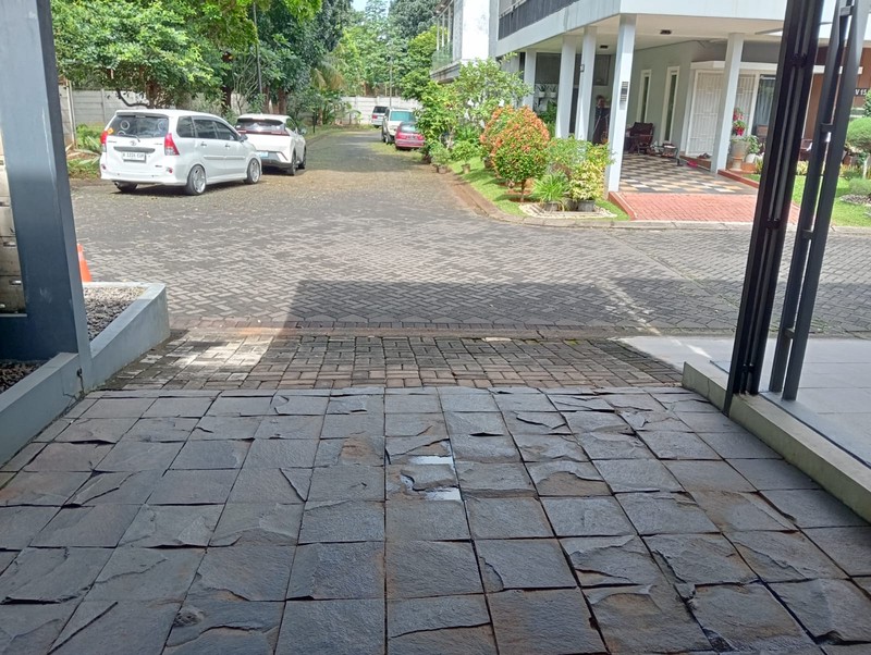 Raffles Hils Cibubur, 2 Lantai, Siap Huni, Strategis, Bisa KPR, Nego