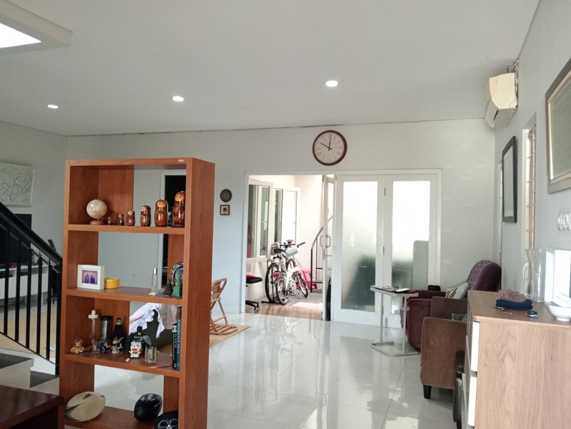 Raffles Hils Cibubur, 2 Lantai, Siap Huni, Strategis, Bisa KPR, Nego