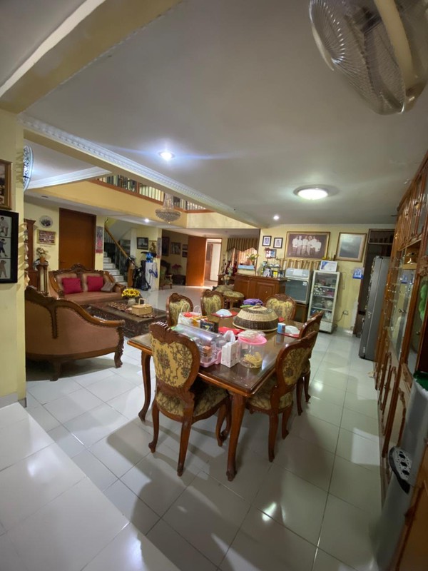 Rumah Hook 2 Lantai di Anggrek Rosliana Kemanggisan