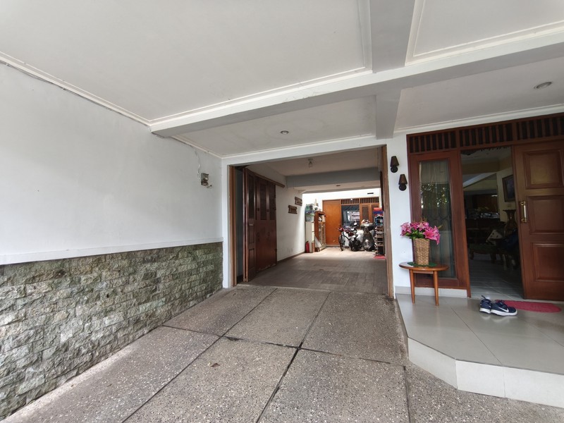 Rumah Hook 2 Lantai di Anggrek Rosliana Kemanggisan