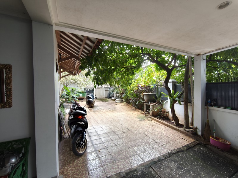 Rumah Hook 2 Lantai di Anggrek Rosliana Kemanggisan