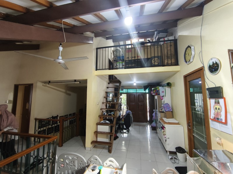 Rumah Hook 2 Lantai di Anggrek Rosliana Kemanggisan