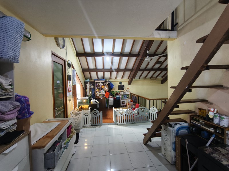 Rumah Hook 2 Lantai di Anggrek Rosliana Kemanggisan