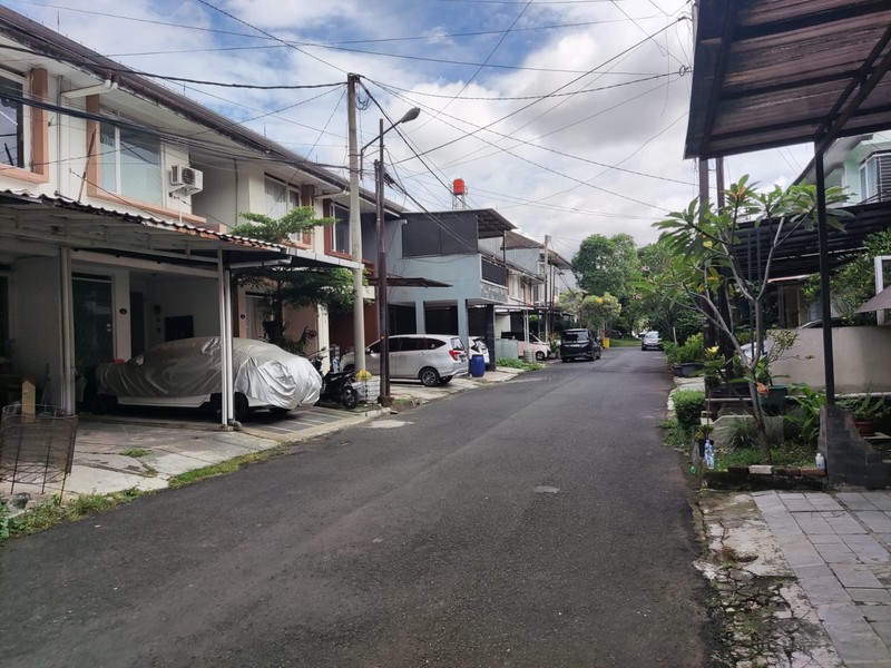STRATEGIS! Rumah Nyaman di Istana Regency Sudirman, Bandung!