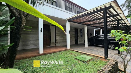 Townhouse di Kemang, Jakarta Selatan, lokasi tenang dan bebas banjir, dekat mal Kemang Village