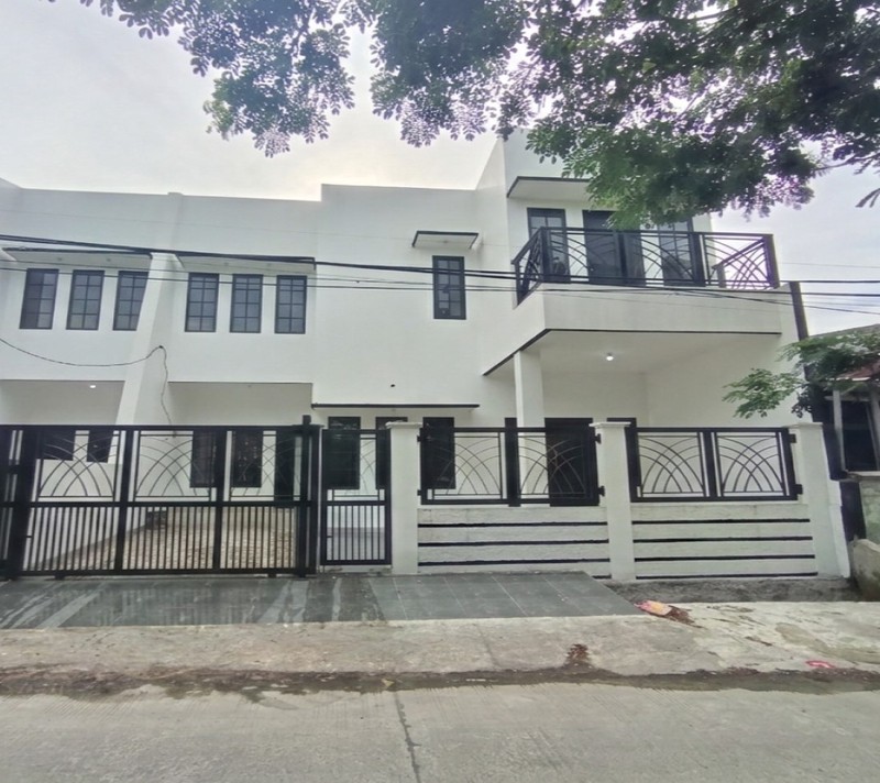 DIJUAL RUMAH Strategis Pinggir Jalan Villa Nusa Indah Raya