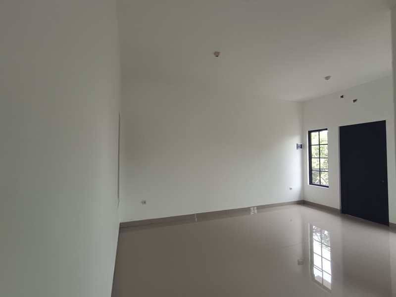 DIJUAL RUMAH Strategis Pinggir Jalan Villa Nusa Indah Raya